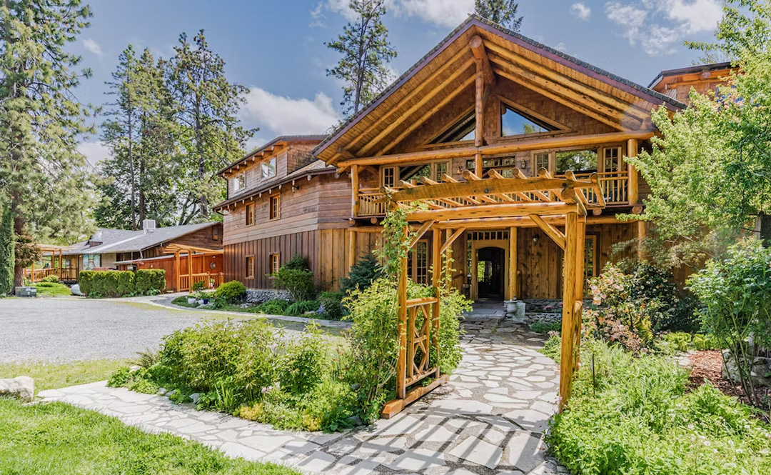 The Lindsay Lodge & Restaurant – Southern Oregon Wedding Venue